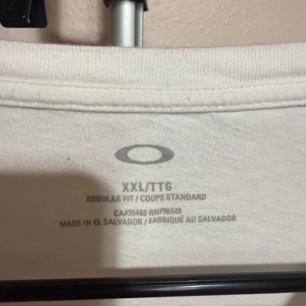 Oakley White Regular‎ Fit T-Shirt